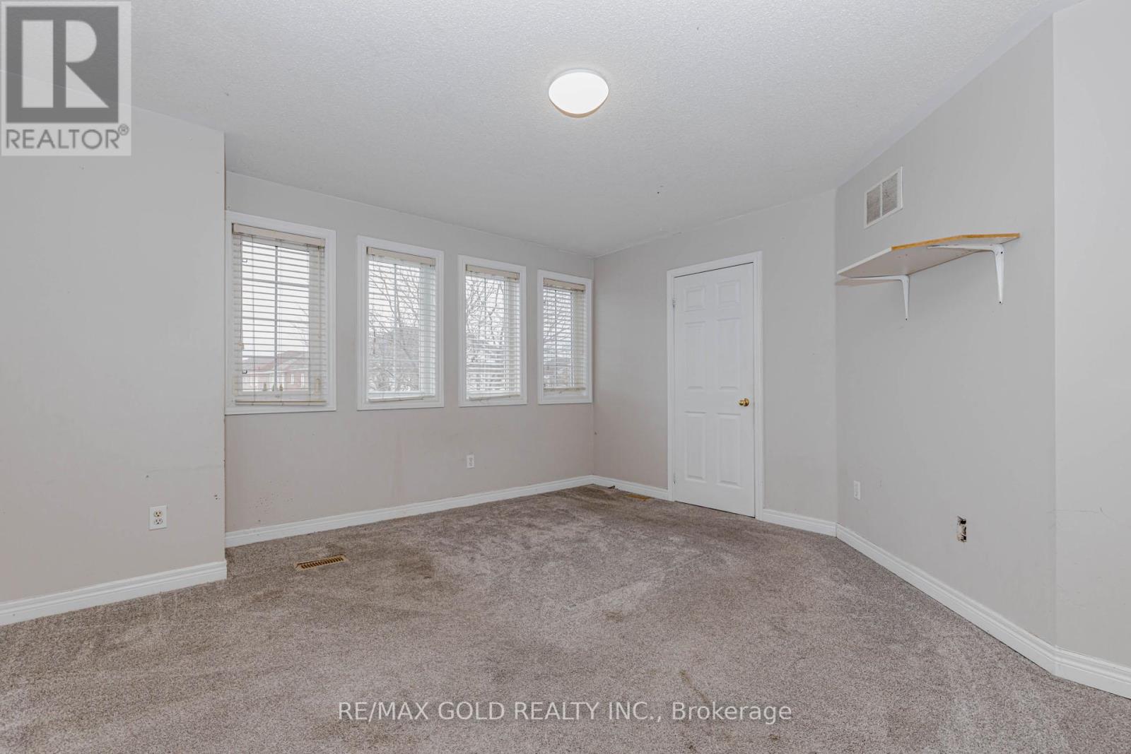 64 Mossgrove Crescent, Brampton, Ontario  L7A 3E6 - Photo 18 - W12856634