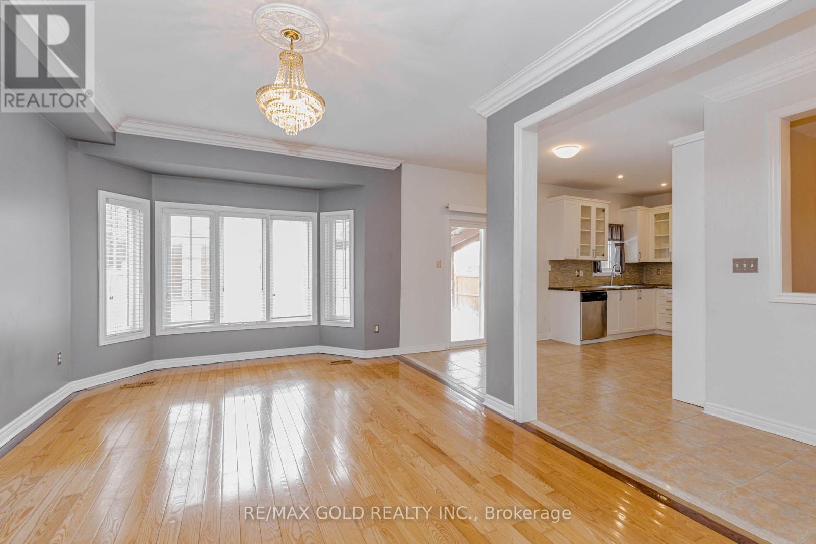 64 Mossgrove Crescent, Brampton, Ontario  L7A 3E6 - Photo 10 - W12856634