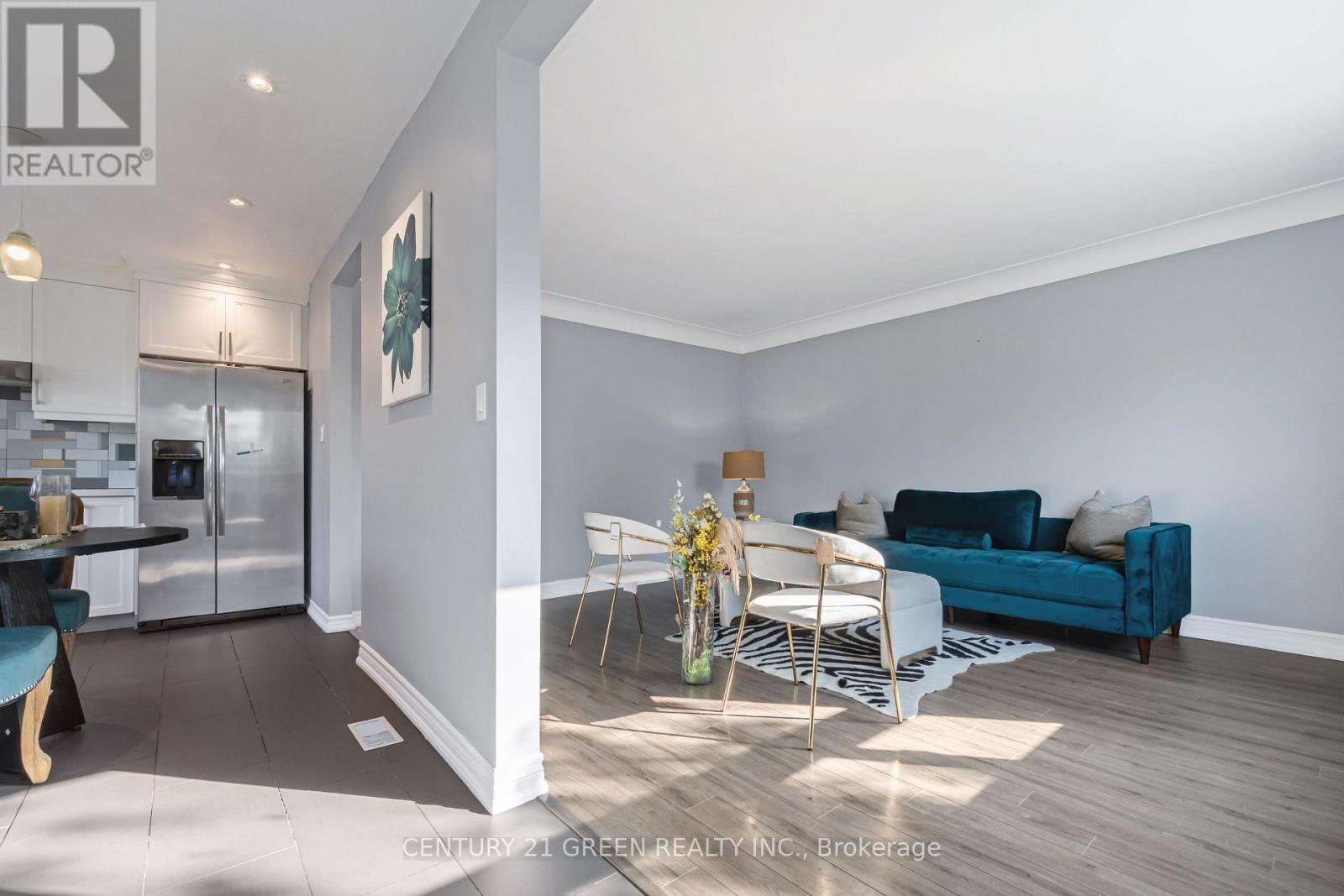 1303 Bunnell Drive, Burlington (Mountainside), Ontario  L7P 2E2 - Photo 4 - W12785134