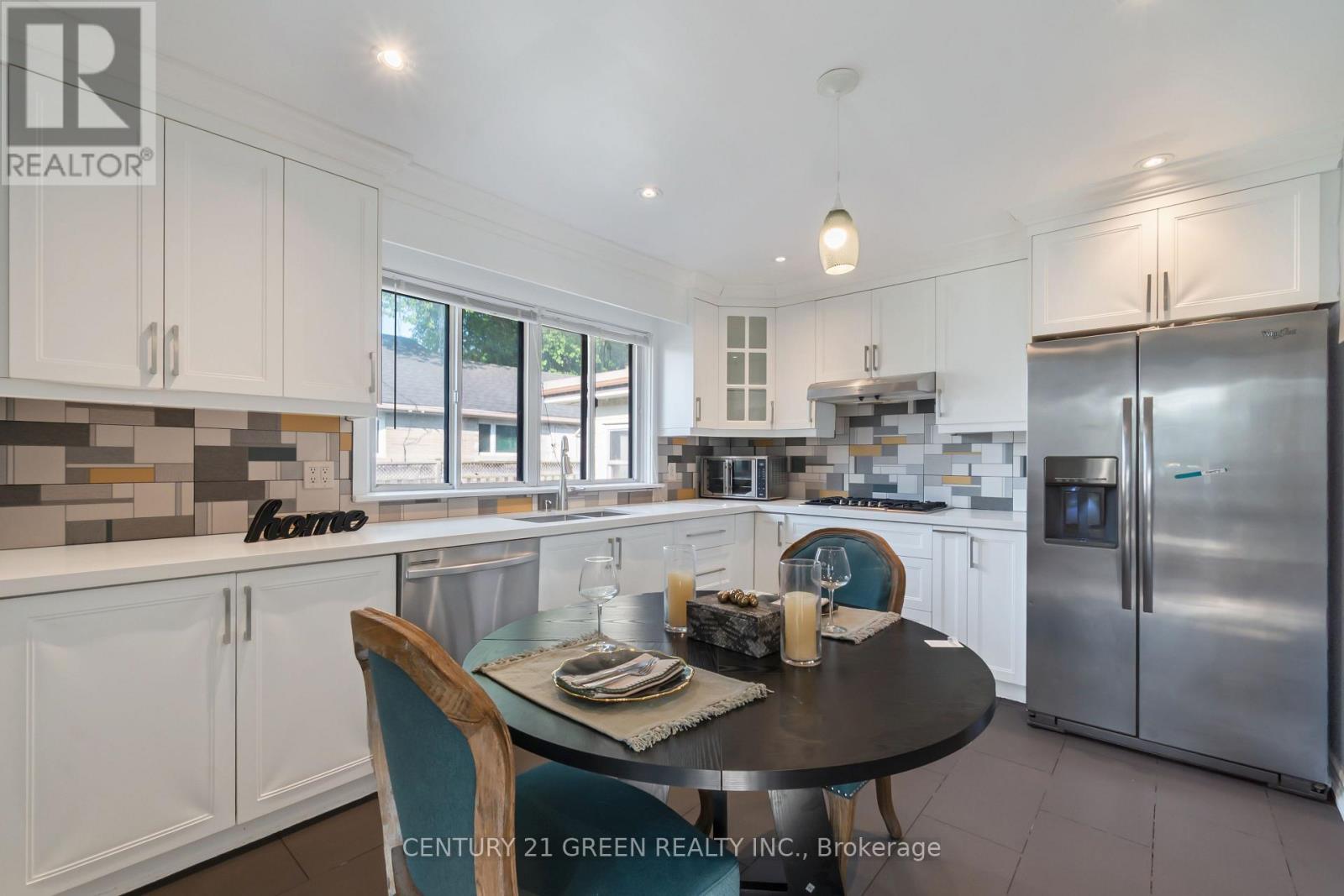 1303 Bunnell Drive, Burlington (Mountainside), Ontario  L7P 2E2 - Photo 8 - W12785134