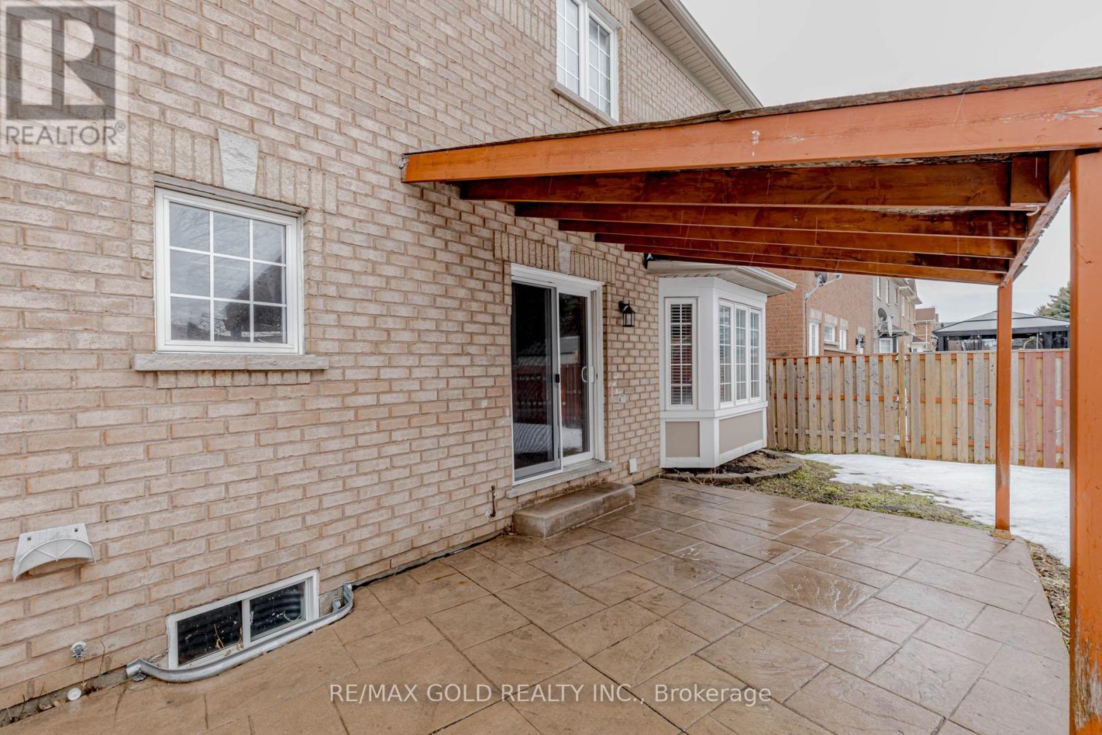 64 Mossgrove Crescent, Brampton, Ontario  L7A 3E6 - Photo 47 - W12856634