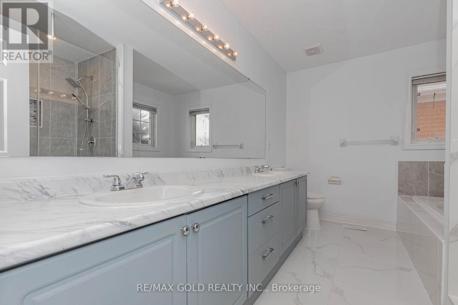 64 Mossgrove Crescent, Brampton, Ontario  L7A 3E6 - Photo 23 - W12856634