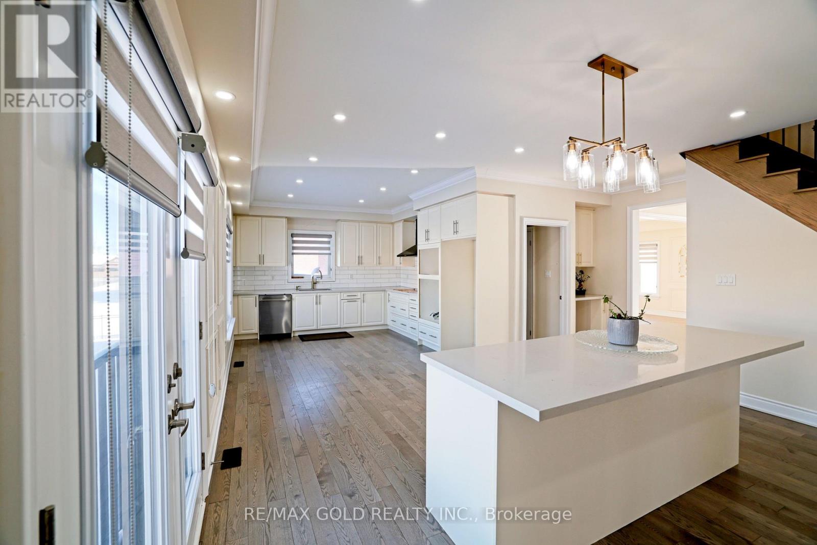 10 Stewart Crescent, Essa (Thornton), Ontario  L0L 2N0 - Photo 18 - N12859246