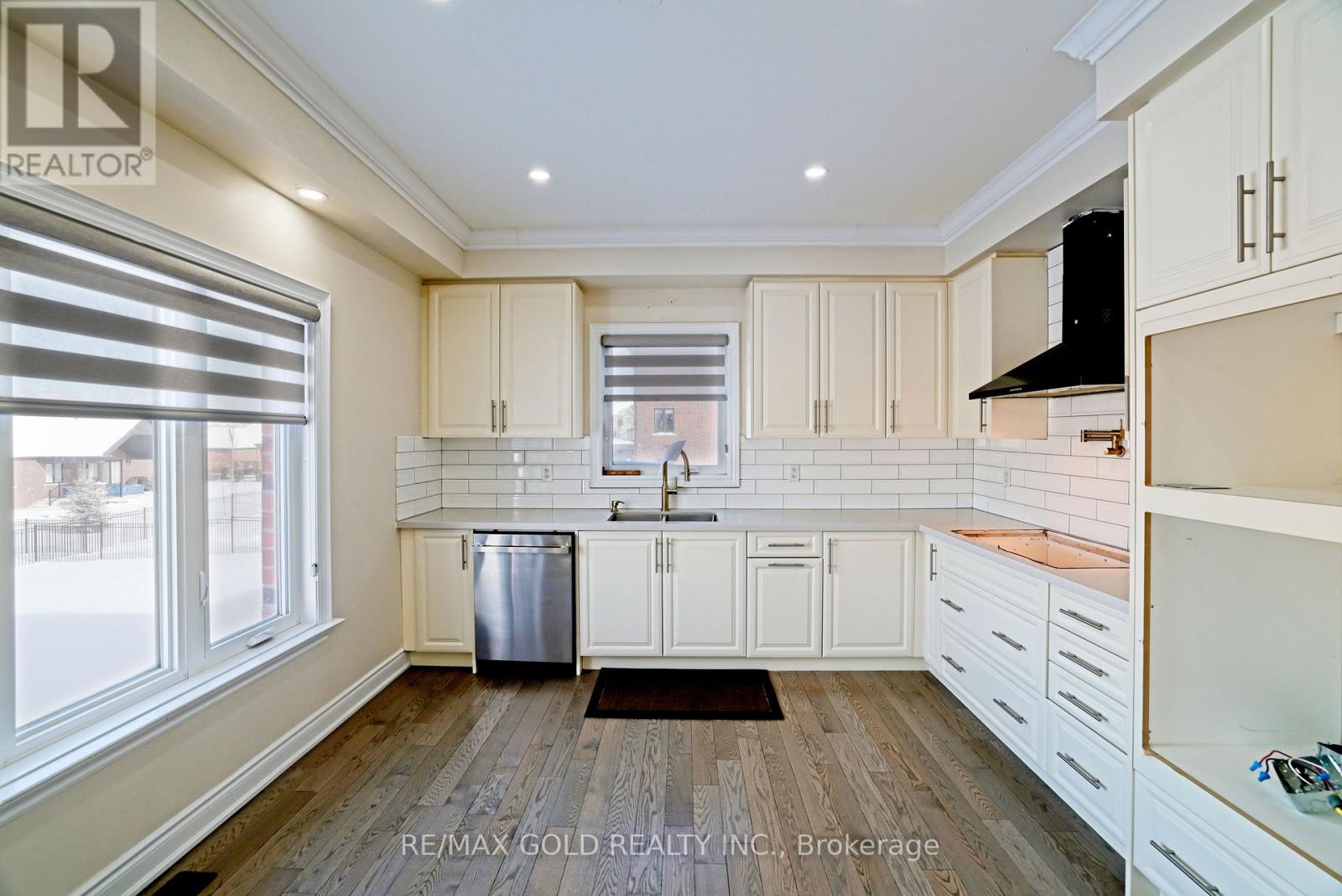 10 Stewart Crescent, Essa (Thornton), Ontario  L0L 2N0 - Photo 20 - N12859246