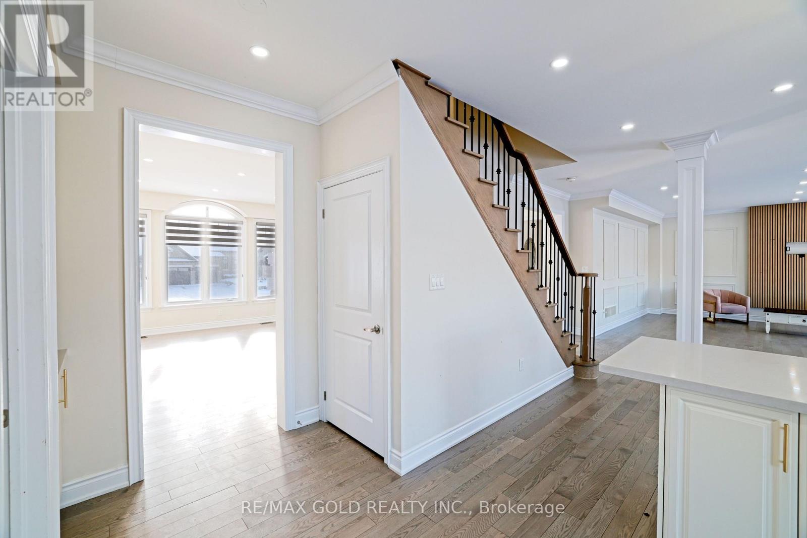 10 Stewart Crescent, Essa (Thornton), Ontario  L0L 2N0 - Photo 23 - N12859246