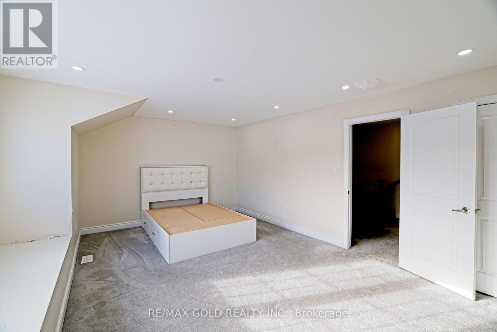 10 Stewart Crescent, Essa (Thornton), Ontario  L0L 2N0 - Photo 27 - N12859246