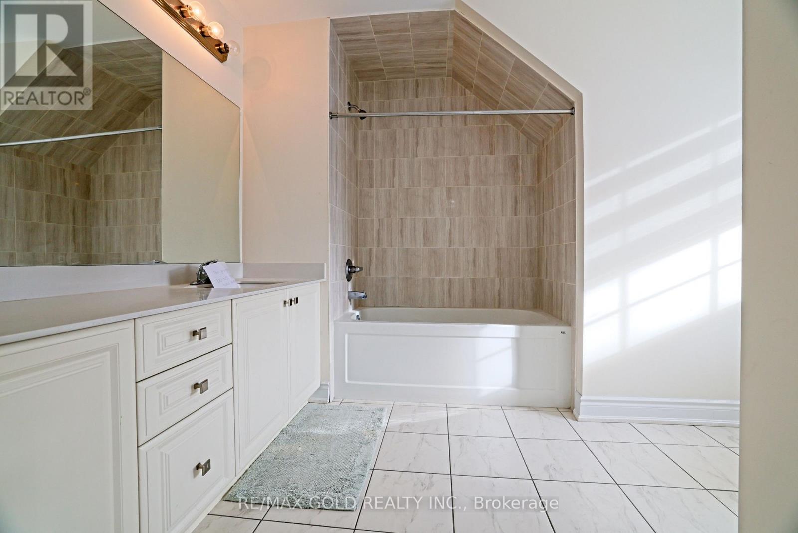 10 Stewart Crescent, Essa (Thornton), Ontario  L0L 2N0 - Photo 29 - N12859246