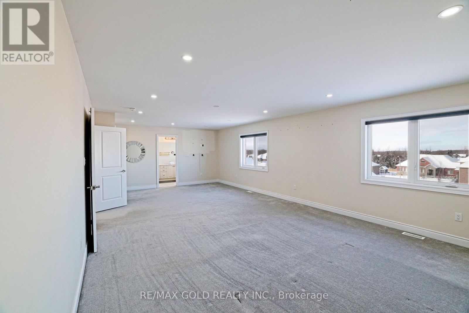 10 Stewart Crescent, Essa (Thornton), Ontario  L0L 2N0 - Photo 36 - N12859246