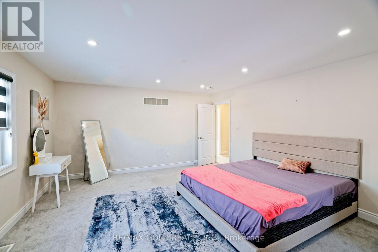 10 Stewart Crescent, Essa (Thornton), Ontario  L0L 2N0 - Photo 49 - N12859246