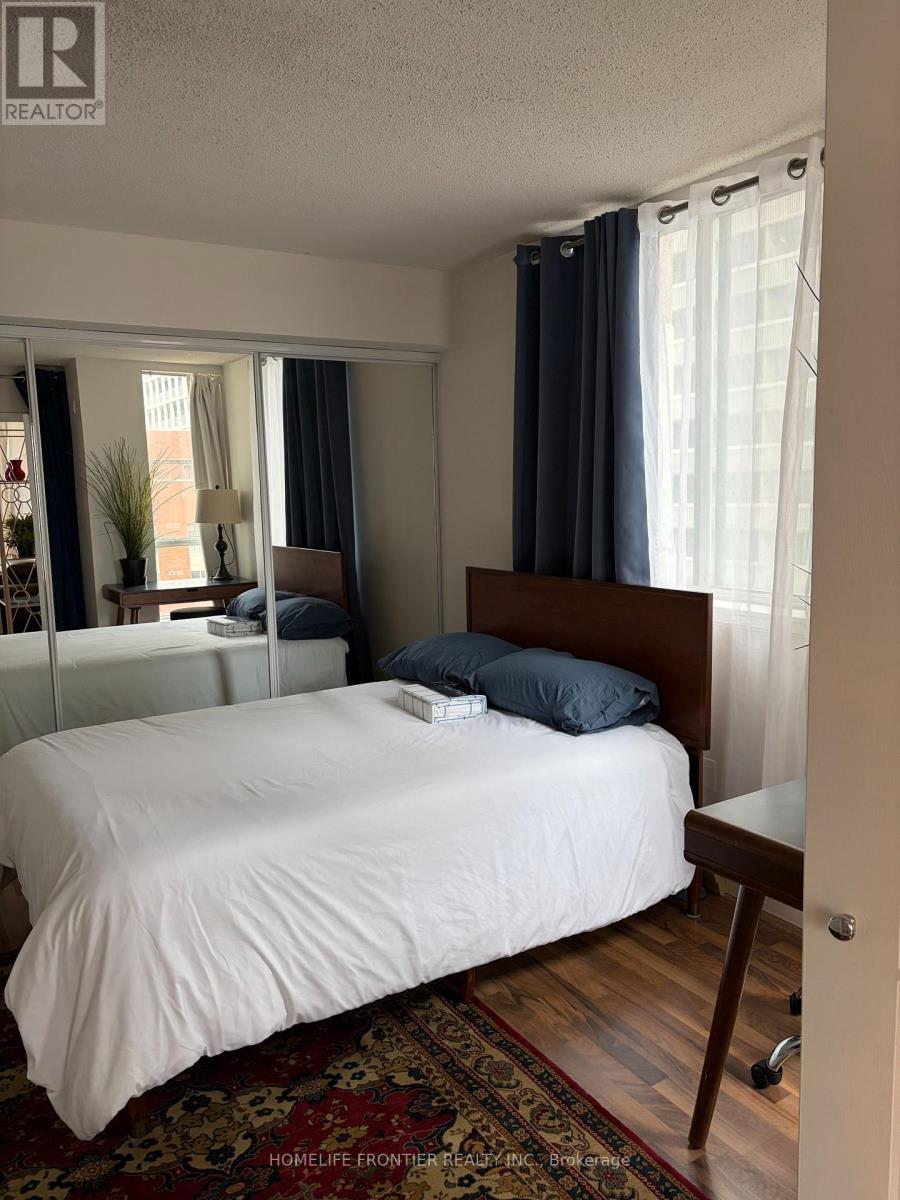 1710 - 38 Elm Street S, Toronto (Bay Street Corridor), Ontario  M5G 2K5 - Photo 4 - C12859216