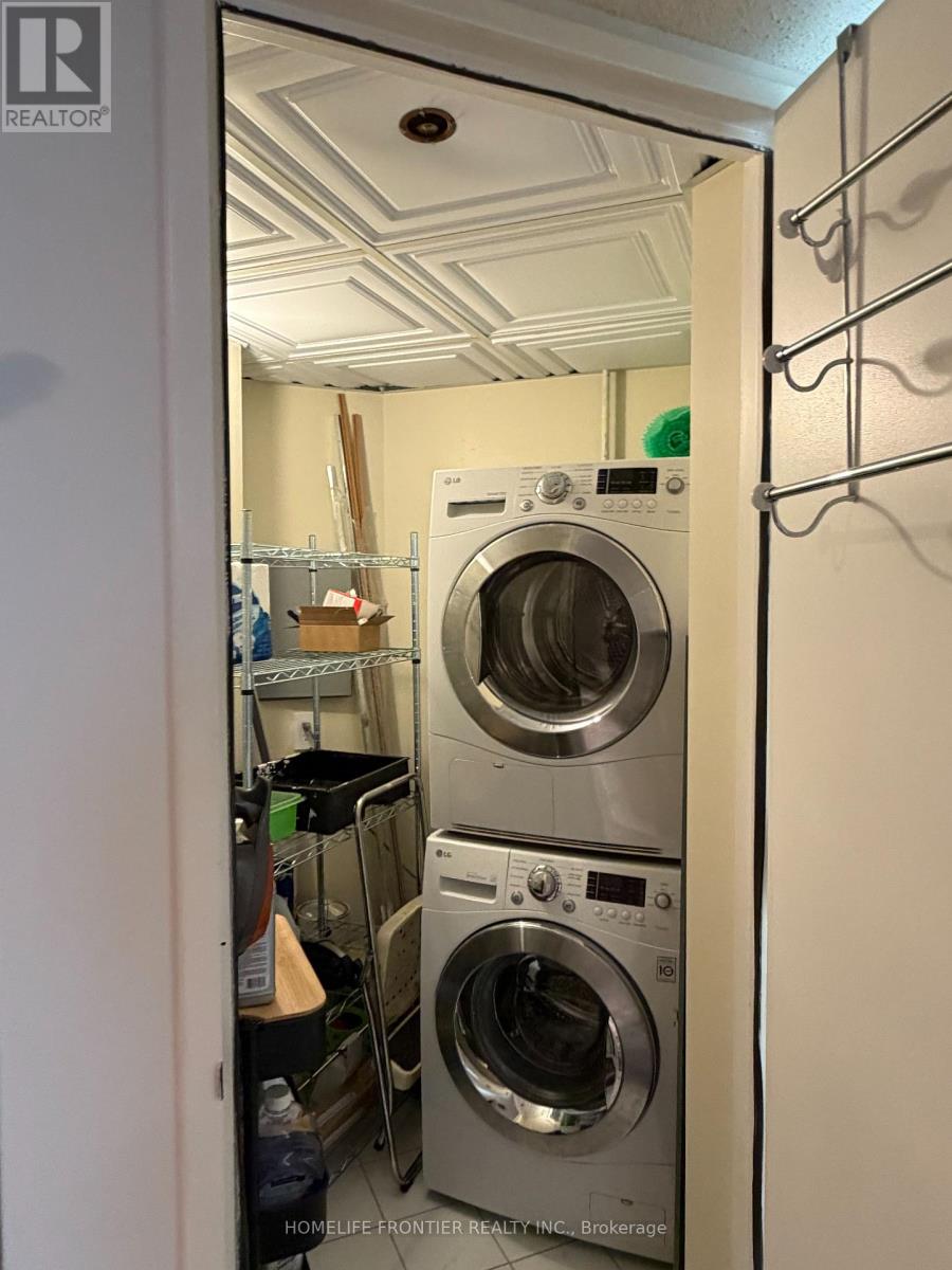 1710 - 38 Elm Street S, Toronto (Bay Street Corridor), Ontario  M5G 2K5 - Photo 9 - C12859216