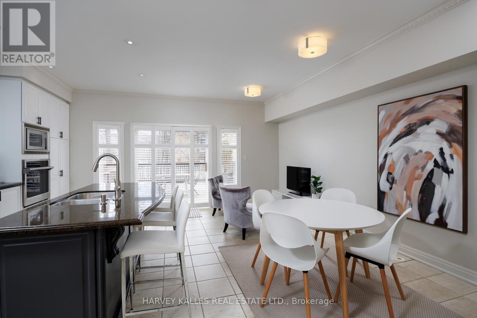 157 St Lawrence Drive, Mississauga (Port Credit), Ontario  L5G 4V2 - Photo 12 - W12859232