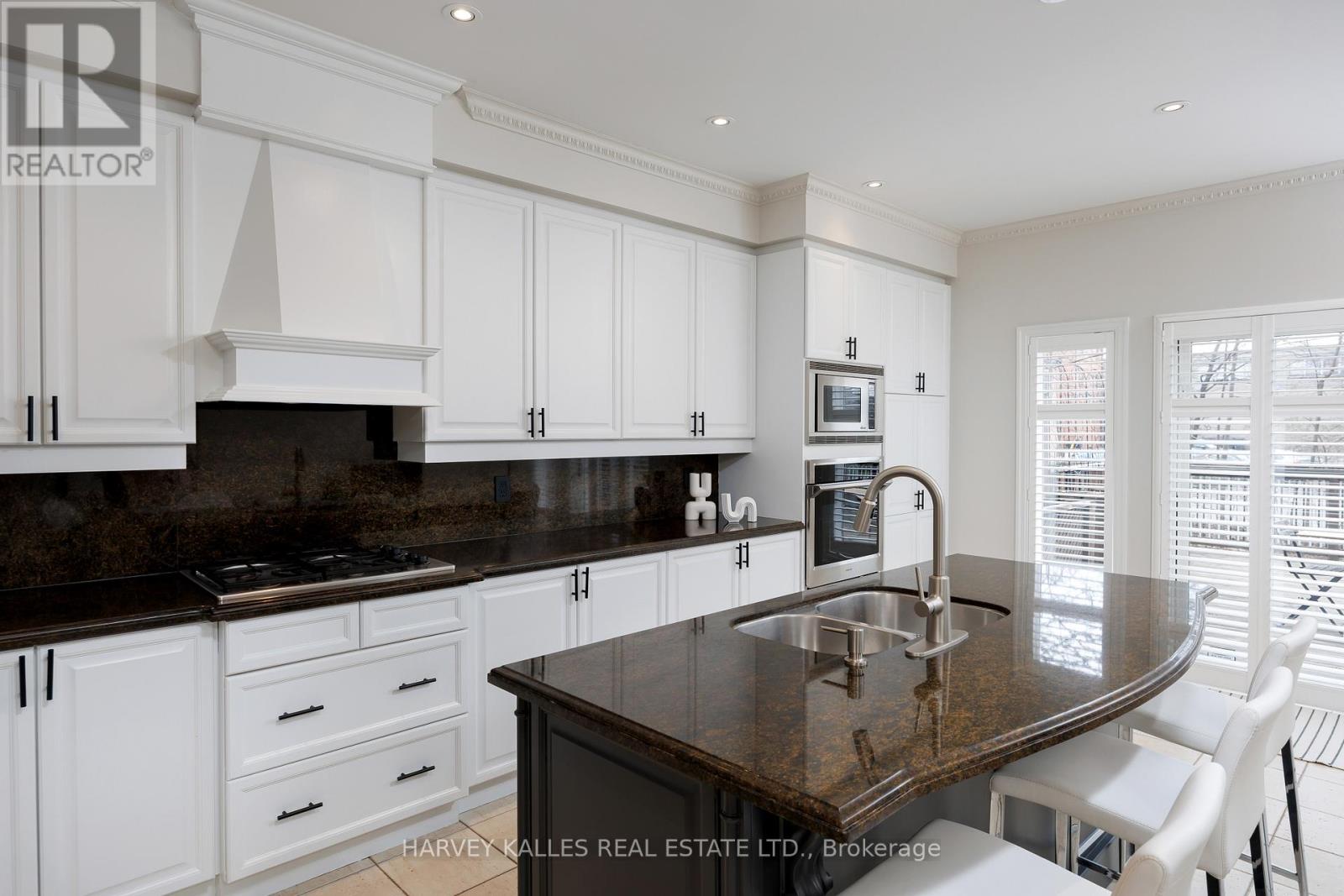 157 St Lawrence Drive, Mississauga (Port Credit), Ontario  L5G 4V2 - Photo 15 - W12859232