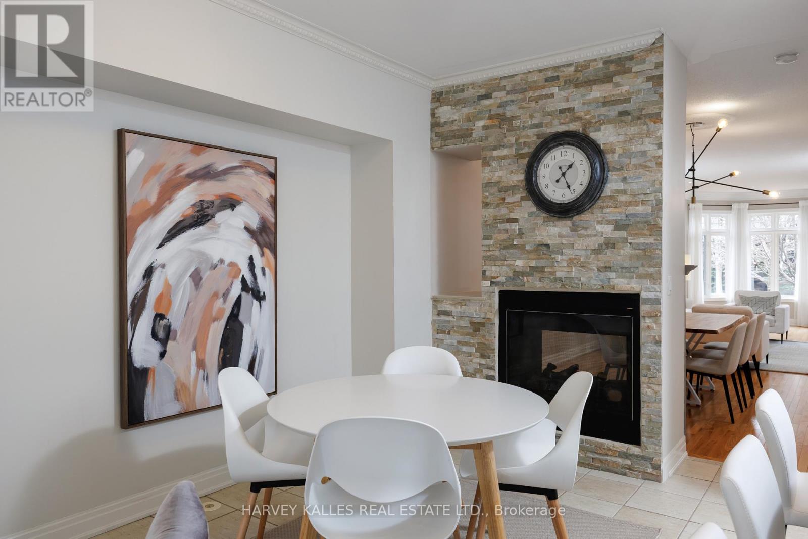 157 St Lawrence Drive, Mississauga (Port Credit), Ontario  L5G 4V2 - Photo 17 - W12859232