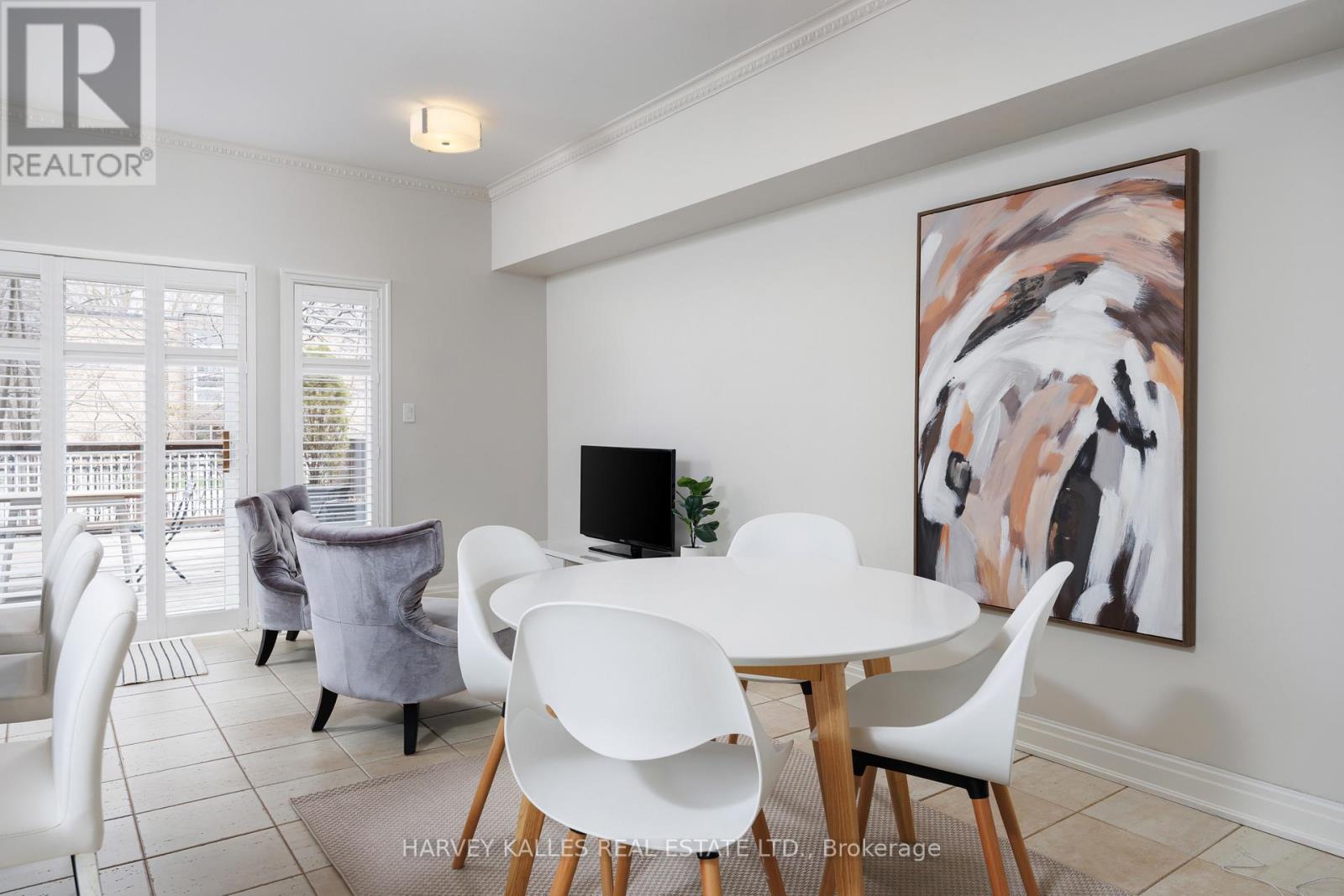 157 St Lawrence Drive, Mississauga (Port Credit), Ontario  L5G 4V2 - Photo 18 - W12859232