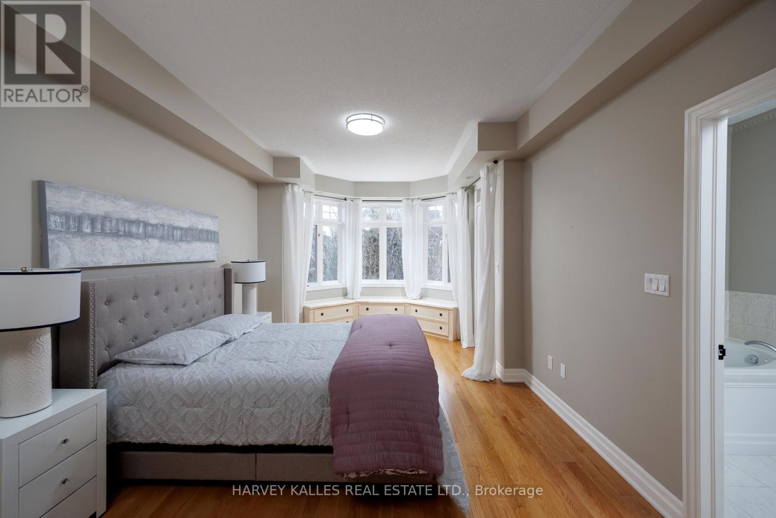 157 St Lawrence Drive, Mississauga (Port Credit), Ontario  L5G 4V2 - Photo 27 - W12859232