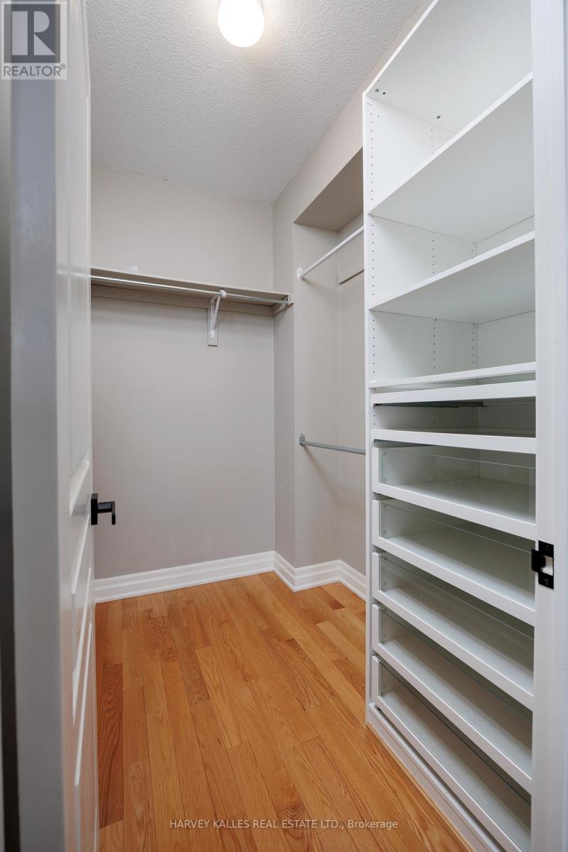 157 St Lawrence Drive, Mississauga (Port Credit), Ontario  L5G 4V2 - Photo 31 - W12859232