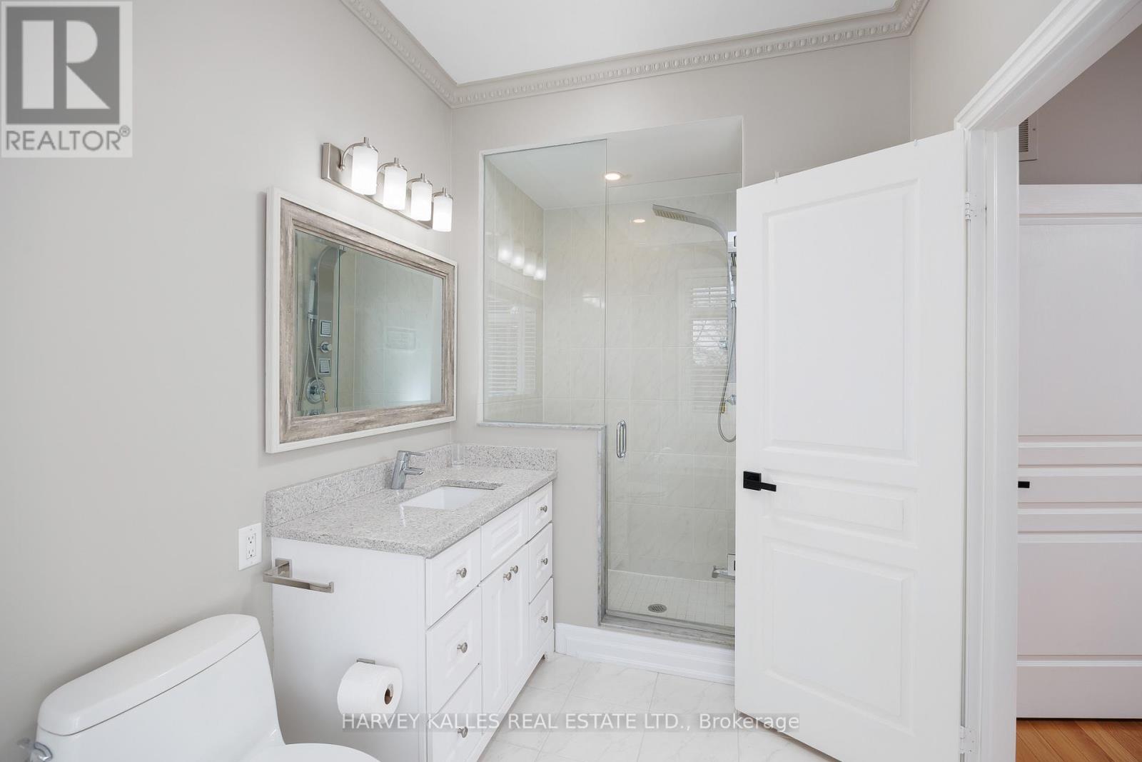 157 St Lawrence Drive, Mississauga (Port Credit), Ontario  L5G 4V2 - Photo 34 - W12859232