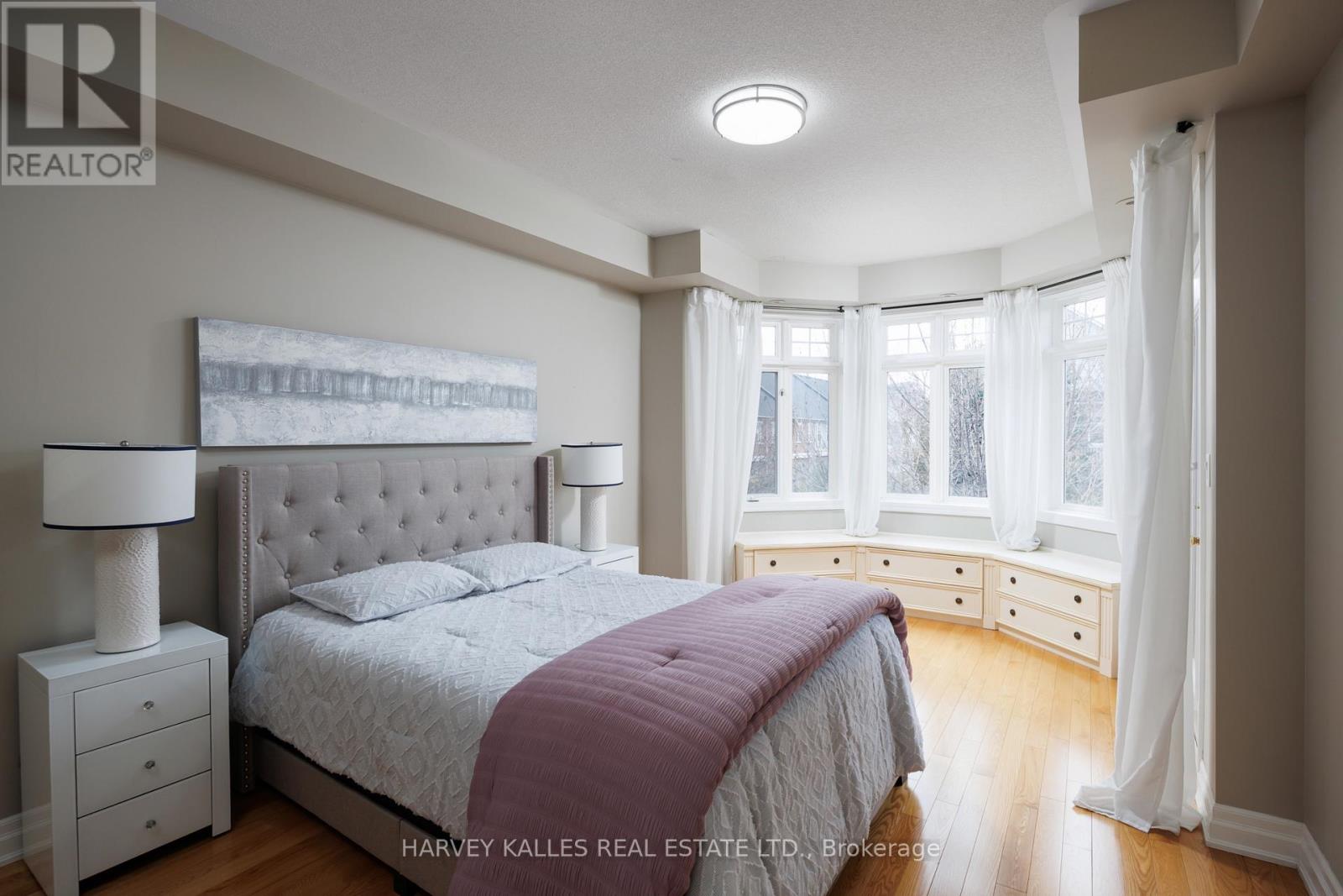 157 St Lawrence Drive, Mississauga (Port Credit), Ontario  L5G 4V2 - Photo 35 - W12859232