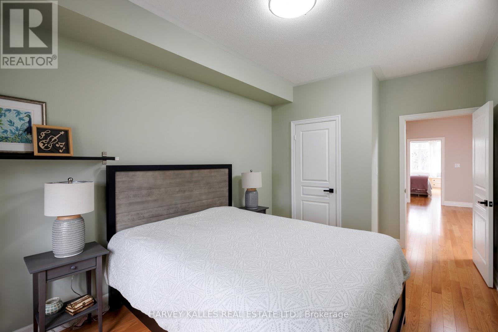 157 St Lawrence Drive, Mississauga (Port Credit), Ontario  L5G 4V2 - Photo 38 - W12859232