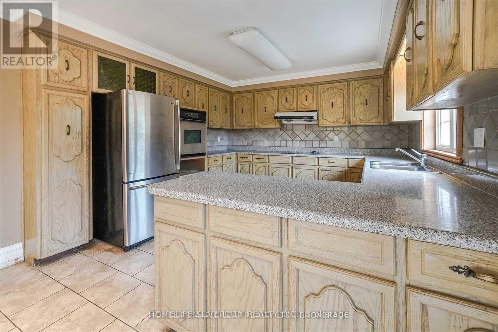 4395 Castlemore Road, Brampton, Ontario  L6P 0W9 - Photo 9 - W12859248