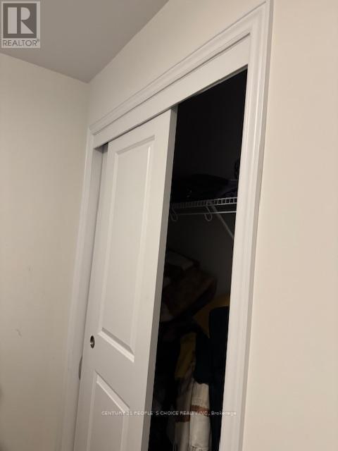 41 Folcroft Street, Brampton, Ontario  L6Y 0B6 - Photo 6 - W12859262