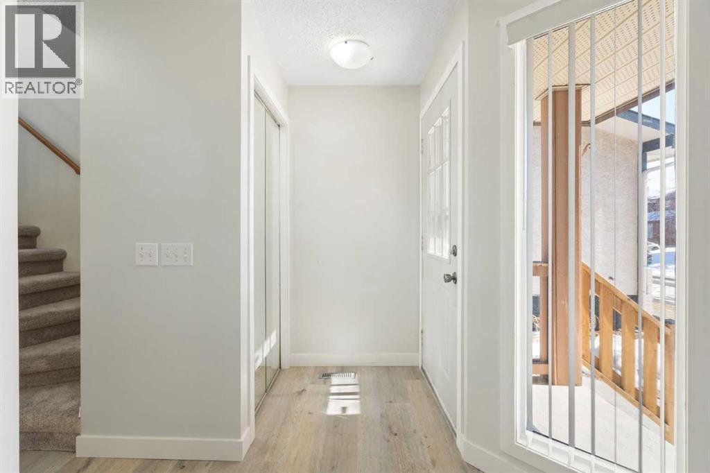 35 Shawmeadows Close SW, Calgary, Alberta