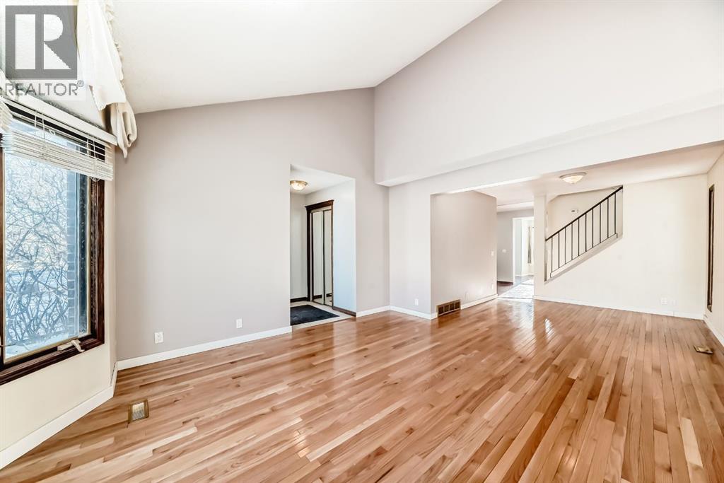 8007 Ranchview Drive Nw, Calgary, Alberta T3G 1S7 - Photo 7 - A2281459