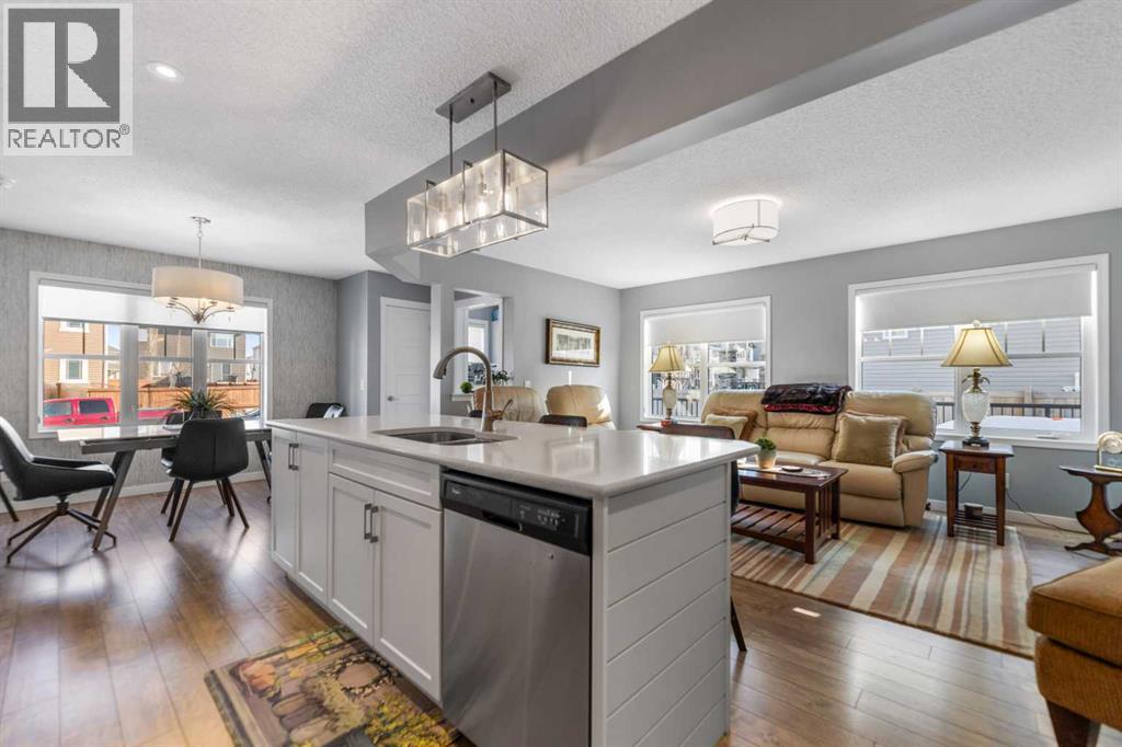 113 Osborne Rise Sw, Airdrie, Alberta  T4B 4A1 - Photo 9 - A2291075