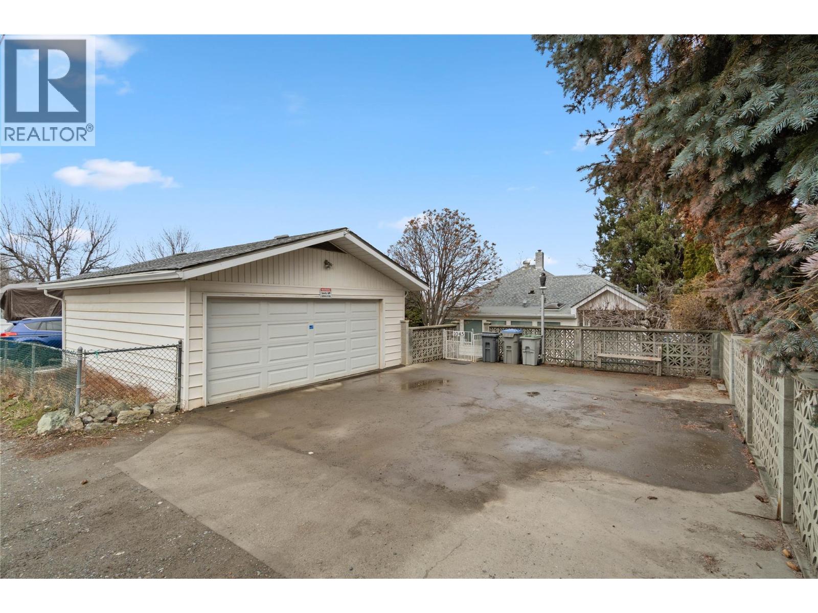 1045 Dominion Street, Kamloops, British Columbia  V2C 2Y4 - Photo 3 - 10378176