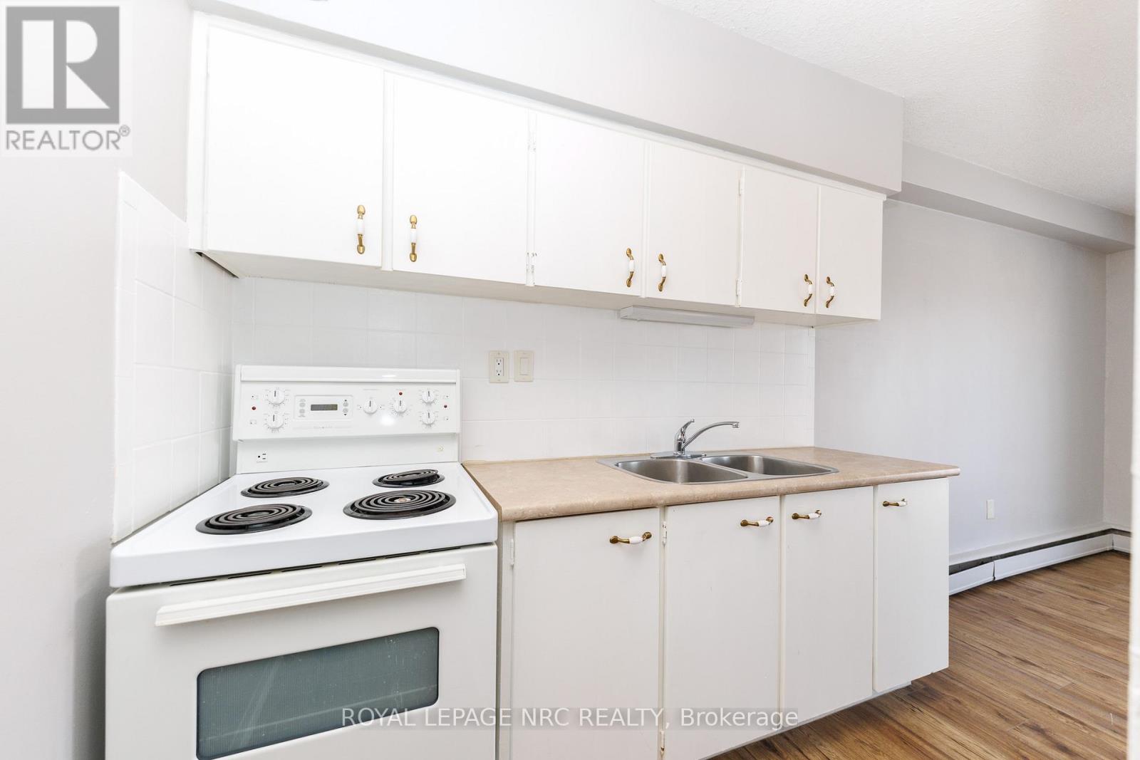 36 - 452 Carlton Street, St. Catharines (Facer), Ontario  L2M 4X1 - Photo 6 - X12846036