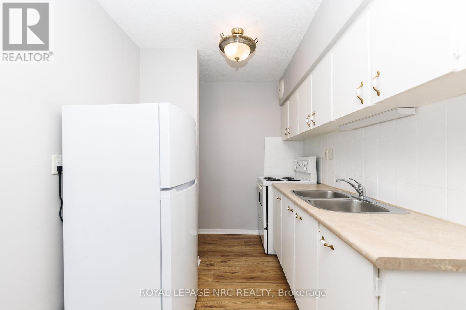 36 - 452 Carlton Street, St. Catharines (Facer), Ontario  L2M 4X1 - Photo 5 - X12846036