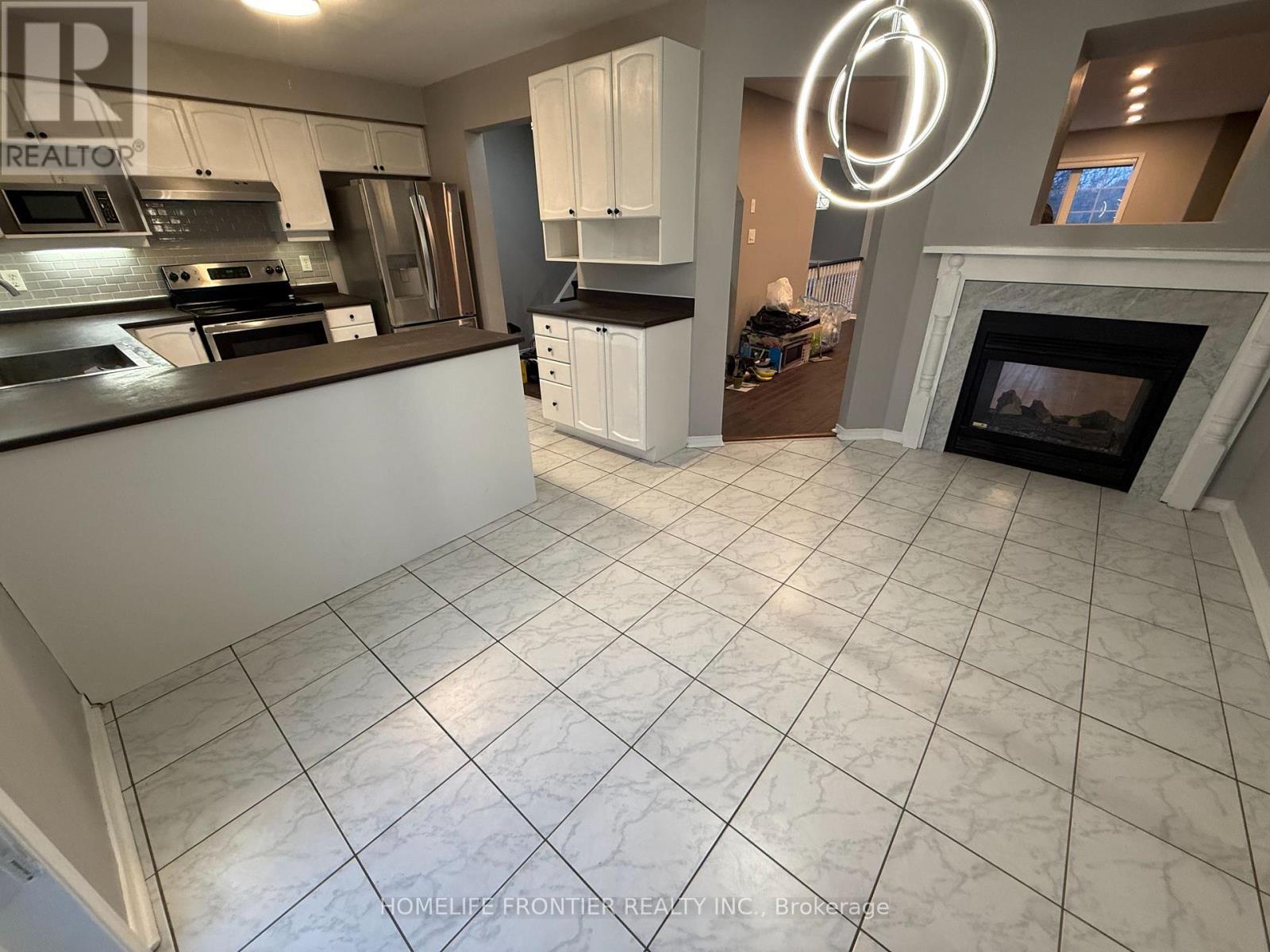 2494 Gill Crescent, Oakville (Ro River Oaks), Ontario  L6H 6P4 - Photo 5 - W12849192