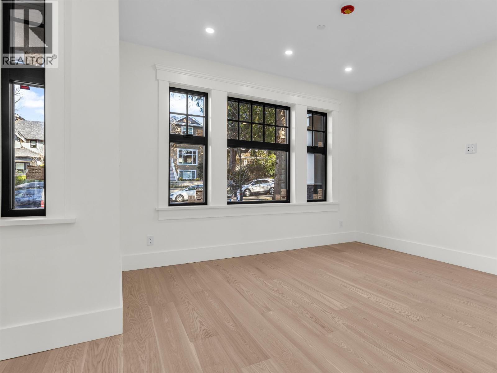 2568 W 2nd Avenue, Vancouver, British Columbia  V6K 1J8 - Photo 3 - R3096101