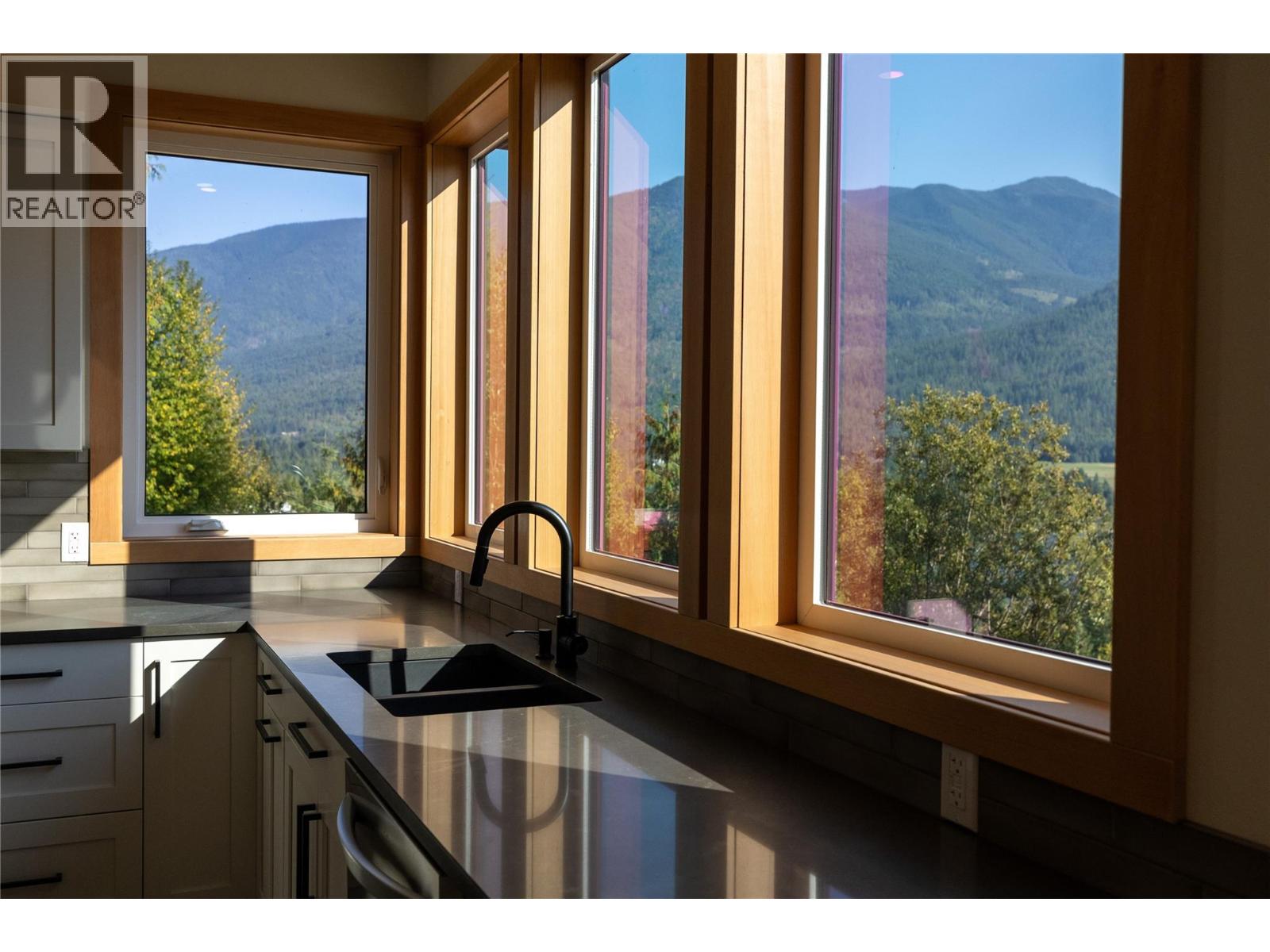 145 Lakeview Drive, Nelson, British Columbia  V1L 6W6 - Photo 27 - 10372109