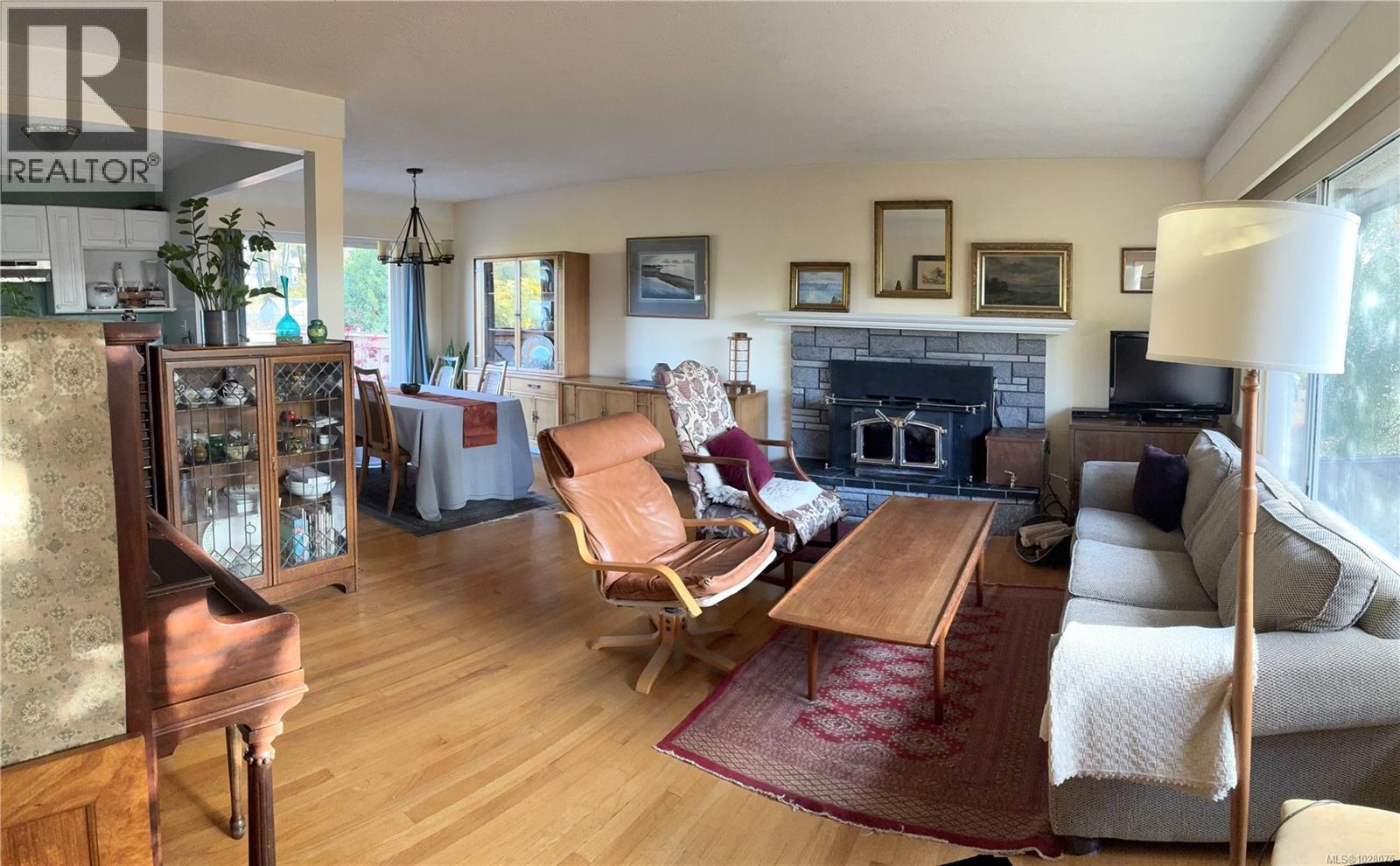 3901 Ansell Rd, Saanich, British Columbia  V8P 4W1 - Photo 4 - 1028075