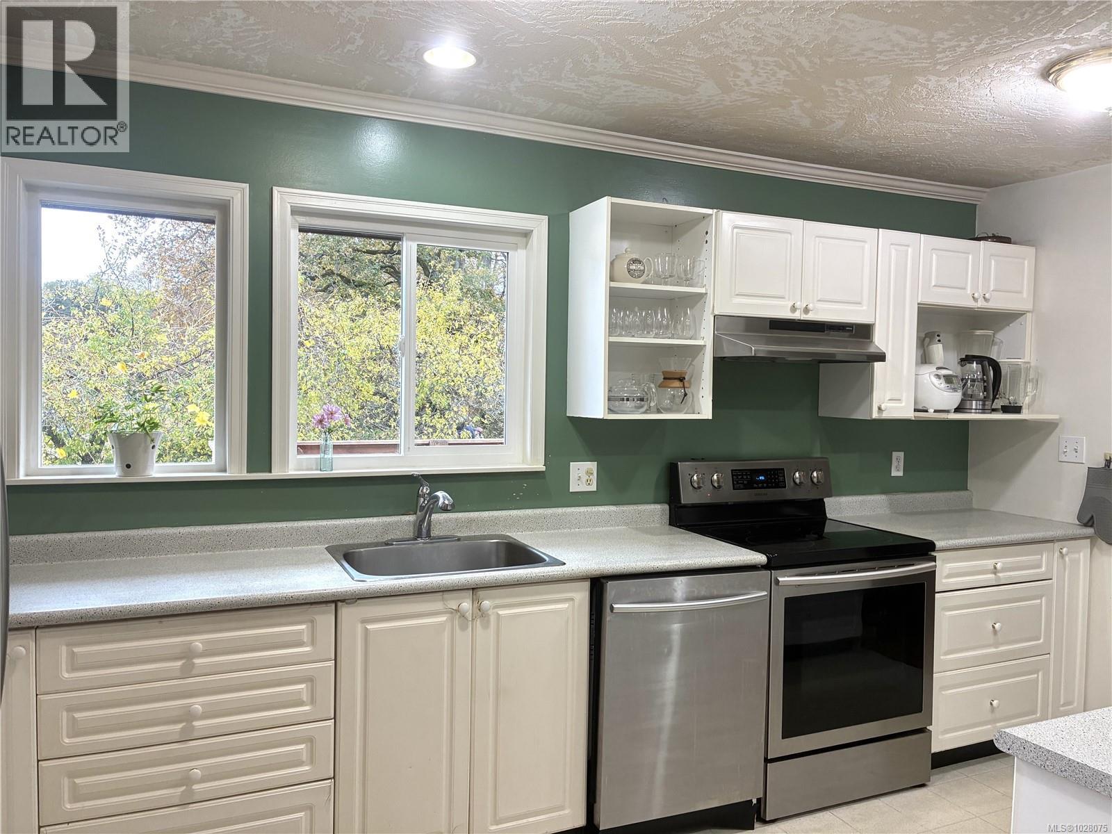 3901 Ansell Rd, Saanich, British Columbia  V8P 4W1 - Photo 8 - 1028075