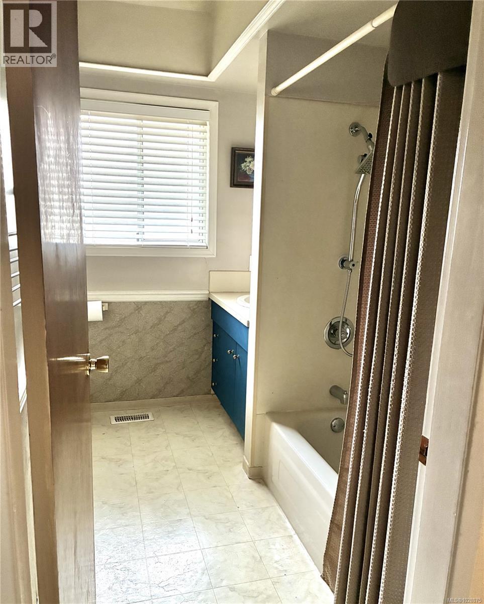 3901 Ansell Rd, Saanich, British Columbia  V8P 4W1 - Photo 13 - 1028075