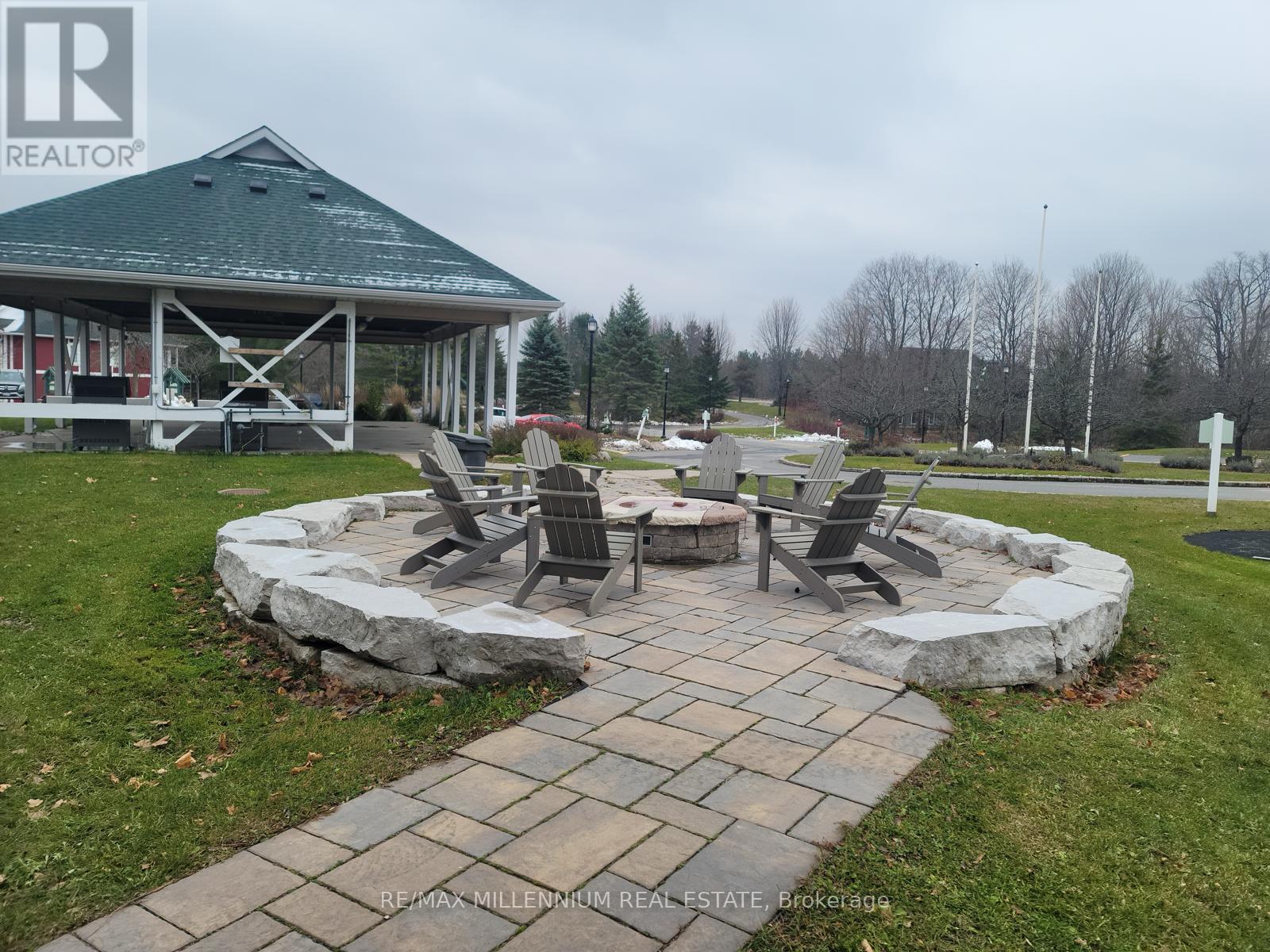 2442-43 - 90 Highland Drive, Oro-Medonte (Horseshoe Valley), Ontario  L0L 2L0 - Photo 2 - S12859274