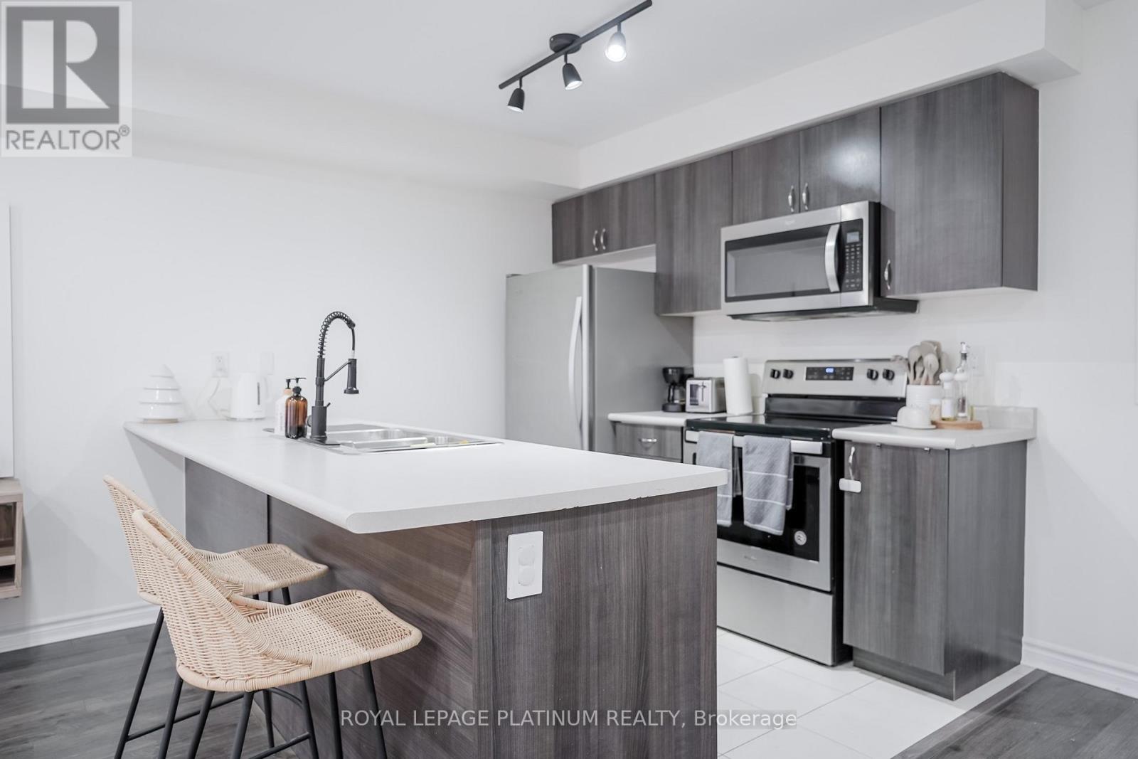 #36 - 200 Veterans Drive, Brampton, Ontario L7A 4S6 - Photo 11 - W12859268