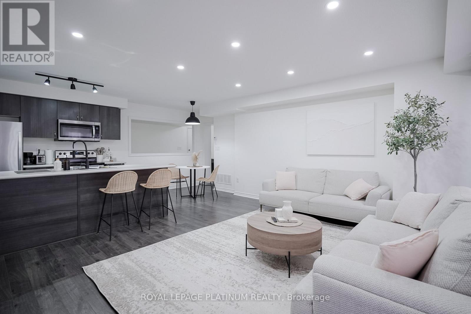 #36 - 200 Veterans Drive, Brampton, Ontario L7A 4S6 - Photo 5 - W12859268