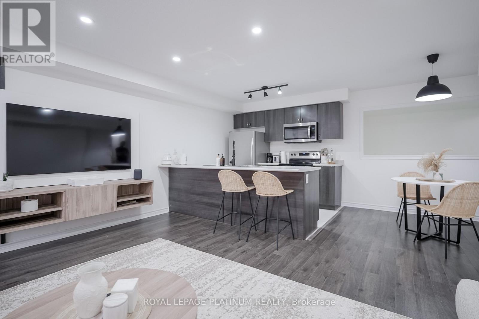 #36 - 200 Veterans Drive, Brampton, Ontario L7A 4S6 - Photo 9 - W12859268