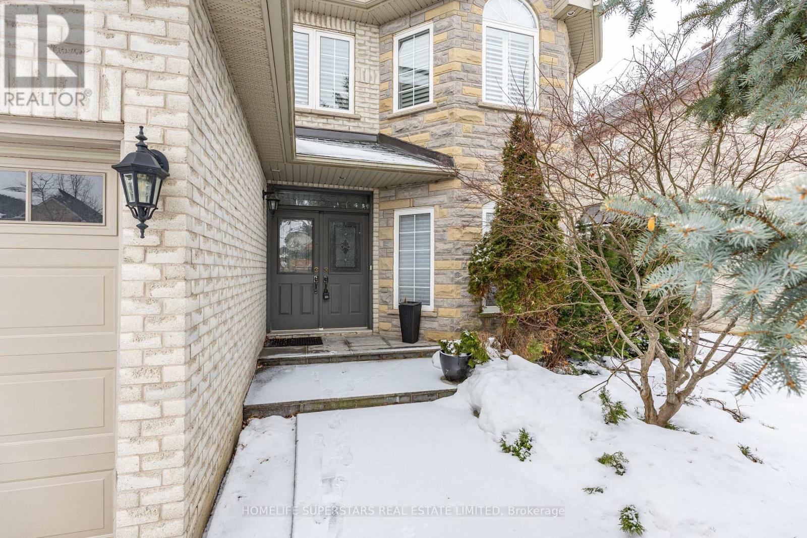 2204 Snead Road, Burlington (Rose), Ontario  L7M 4X1 - Photo 3 - W12859292