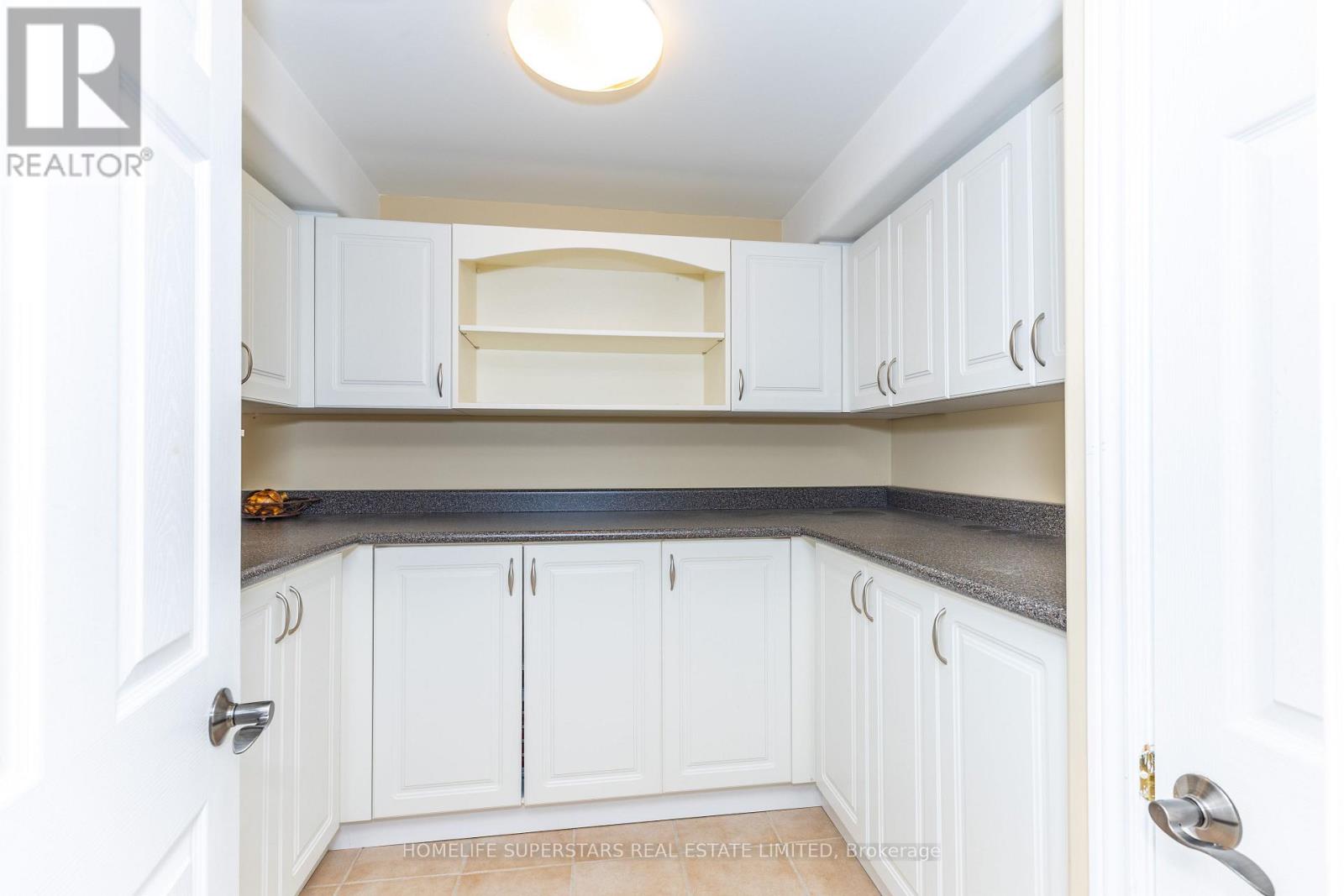 2204 Snead Road, Burlington (Rose), Ontario  L7M 4X1 - Photo 38 - W12859292