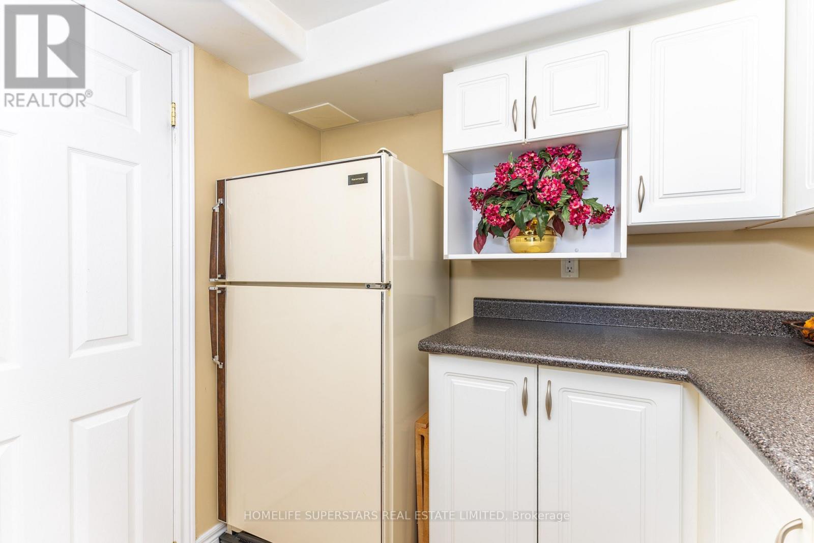 2204 Snead Road, Burlington (Rose), Ontario  L7M 4X1 - Photo 39 - W12859292