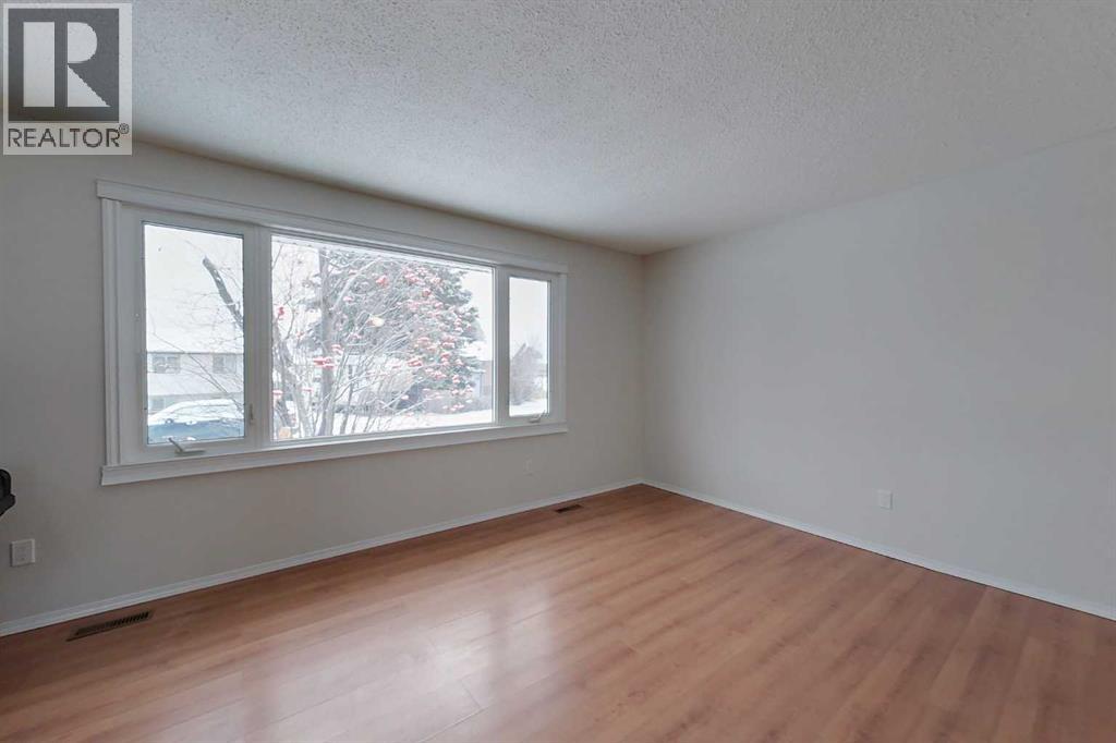 400 8 Street Se, Slave Lake, Alberta  T0G 2A3 - Photo 2 - A2273077