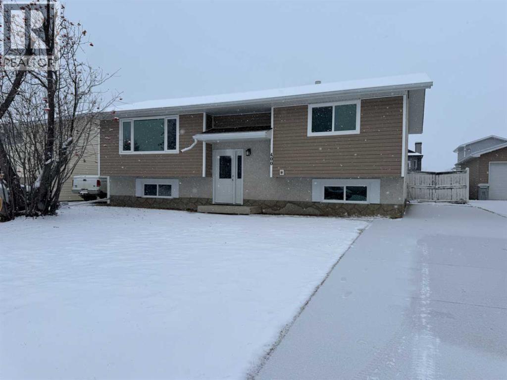 400 8 Street Se, Slave Lake, Alberta  T0G 2A3 - Photo 1 - A2273077