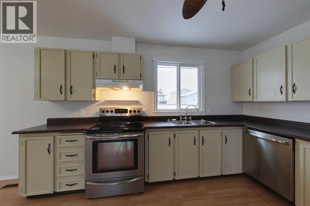 400 8 Street Se, Slave Lake, Alberta  T0G 2A3 - Photo 6 - A2273077