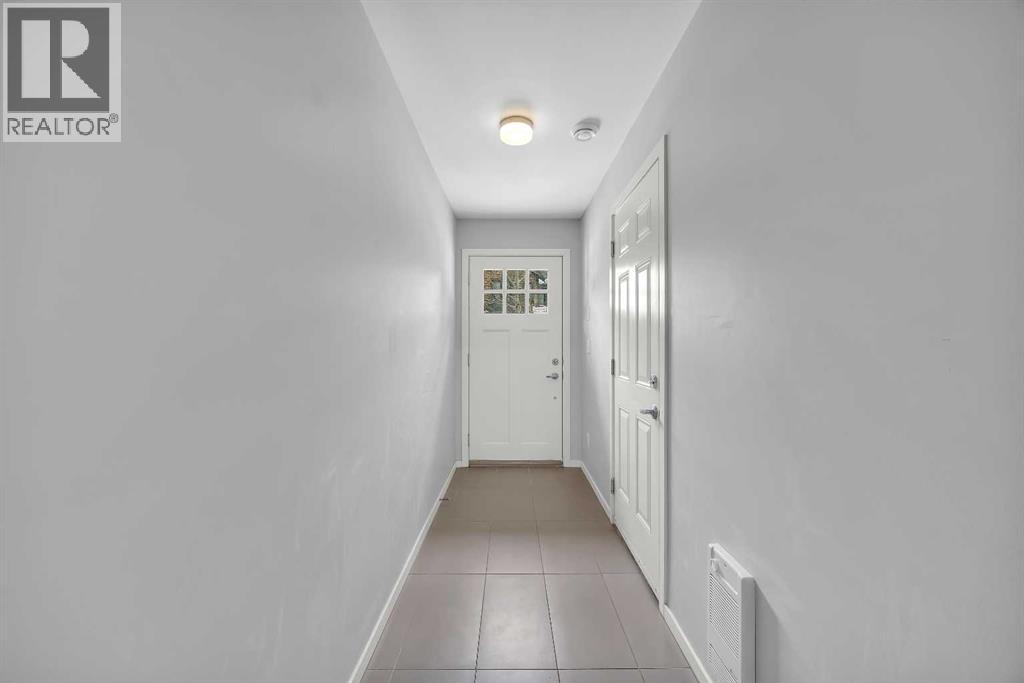 455 Ascot Circle Sw, Calgary, Alberta  T3H 0X3 - Photo 3 - A2287431