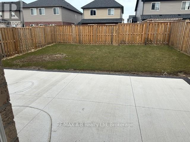 31 Davidson Drive, Stratford, Ontario  N5A 0J5 - Photo 3 - X12639146